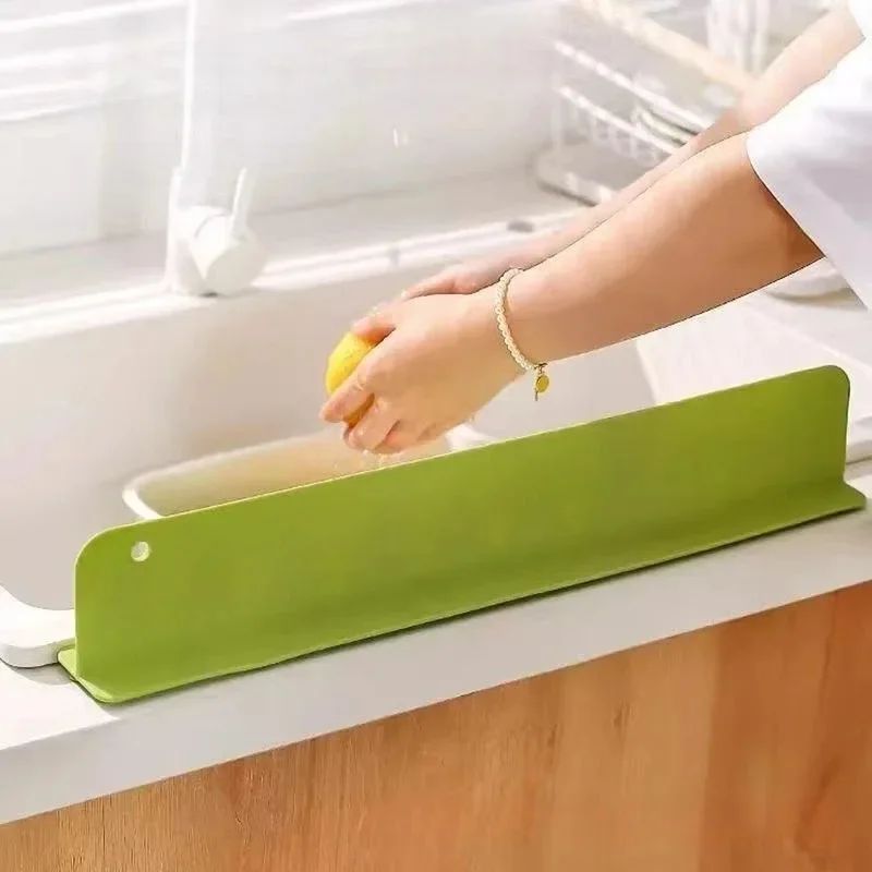 Silicon Sink Splash Guard With Suction Cups / 14Inch Strong Suction Kitchen Sink Water Splash Guard